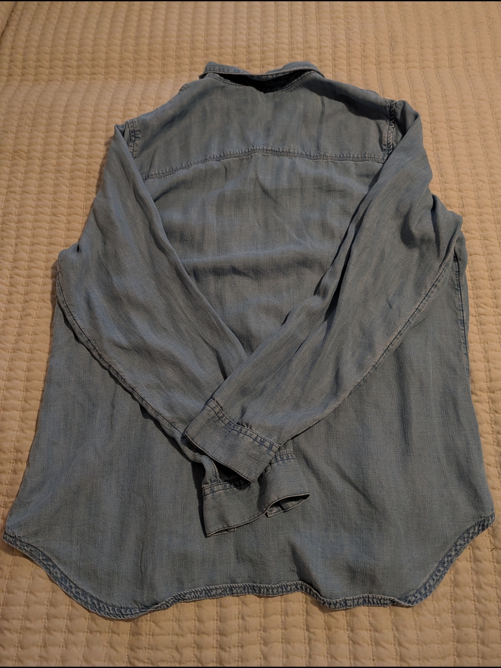 Banana Republic Light Blue Women's Chambray Button-Down Shirt - Picture 3 of 7